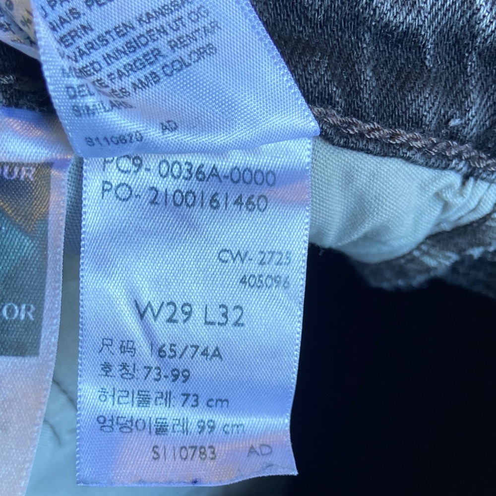 Levi's Black Straight Leg Jeans with Label Detail - Picture 6 of 7